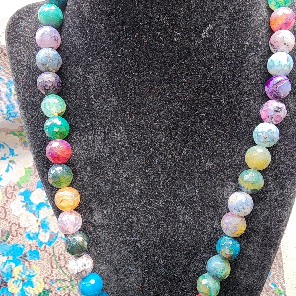 MULTI FACUTED CRYSTAL 22" NECKLACE - Picture 3 of 9